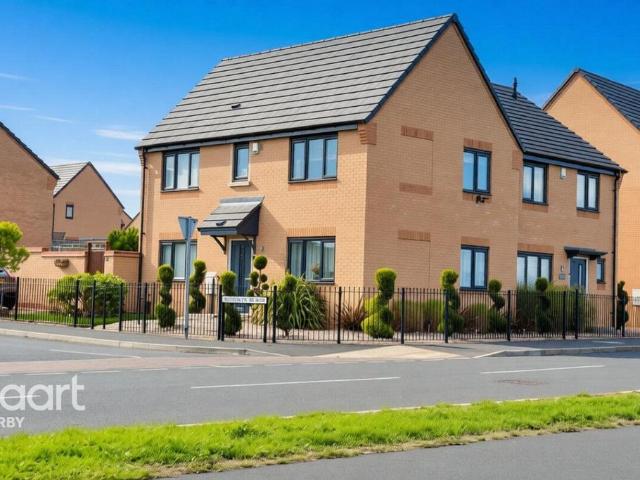 House for sale in Priors Hall Park, Weldon