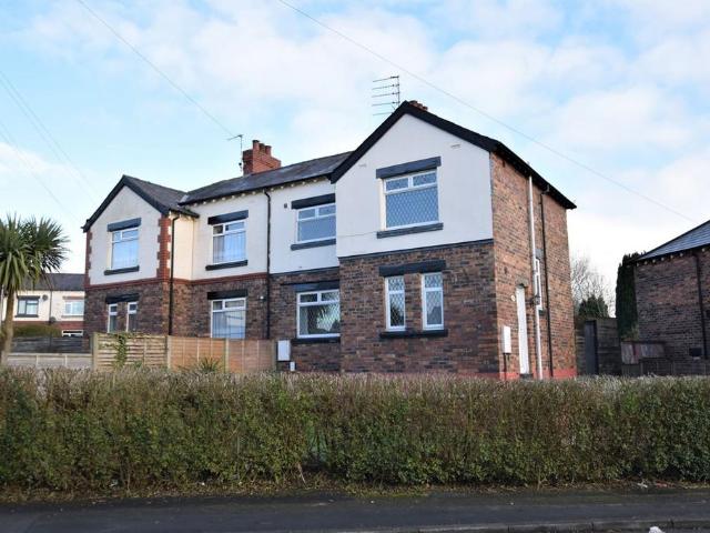 House for sale in Moss Rose, Macclesfield