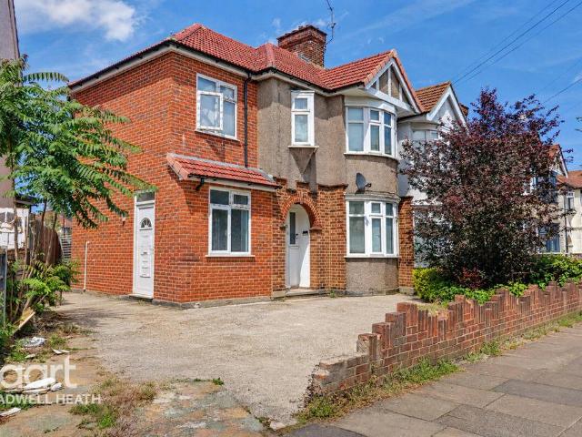 House for sale in Chadwell Heath, Greater London