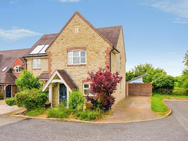 House for sale in Marsh Gibbon, Buckinghamshire