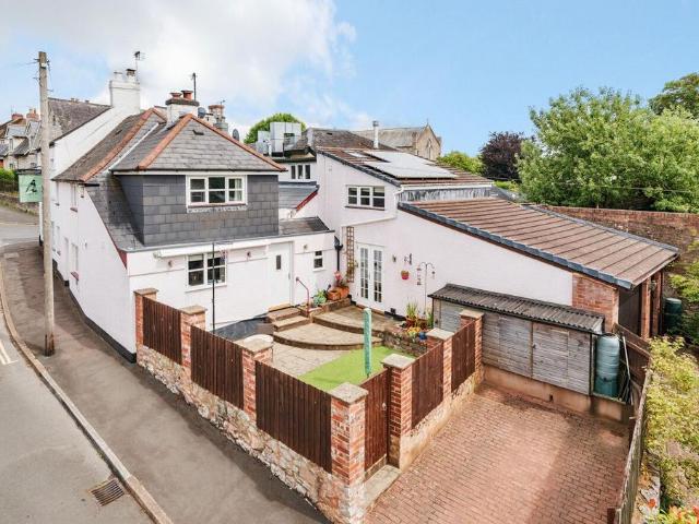 House for sale in Watergate, Devon