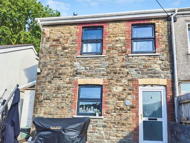 House for sale in Pontardawe, Ynysmeudwy