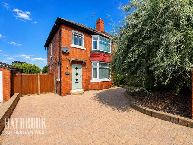 House for sale in Clifton, South Yorkshire