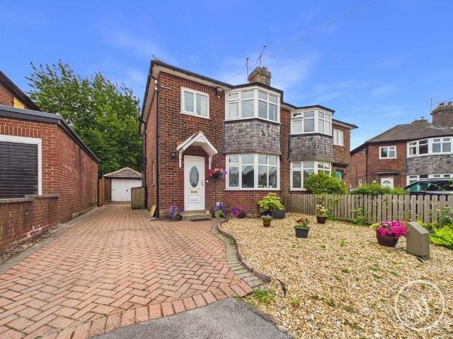 House for sale in Primley Park, Alwoodley