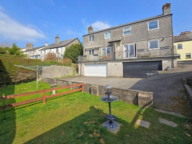House for sale in Weir Quay, Devon