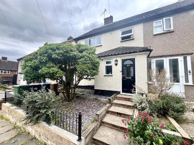 House for sale in Chessington, Hook