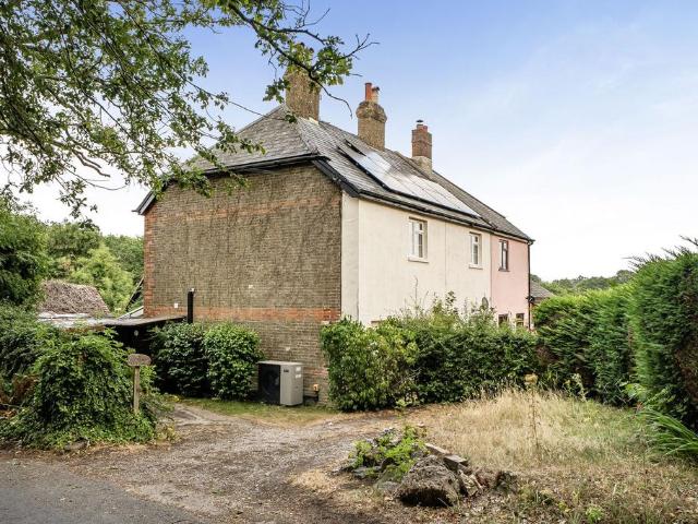 House for sale in Hillview, Surrey