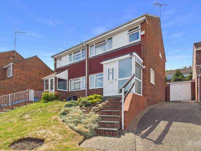 House for sale in London Borough of Croydon, Selsdon