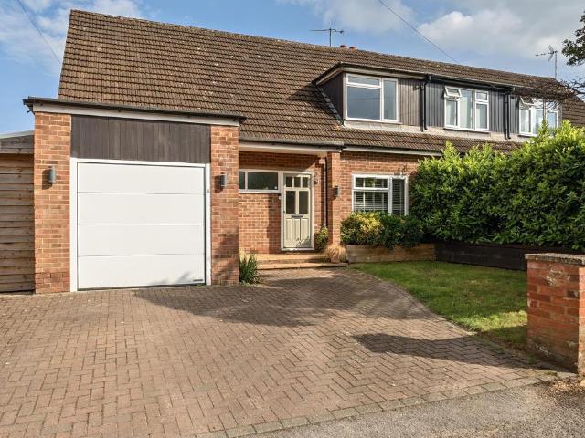 House for sale in Henley-on-Thames, Berrick Salome