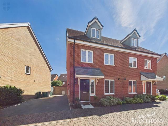 House for sale in Berryfield, Buckinghamshire