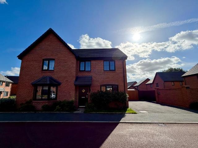 House for sale in Droylsden, Tameside