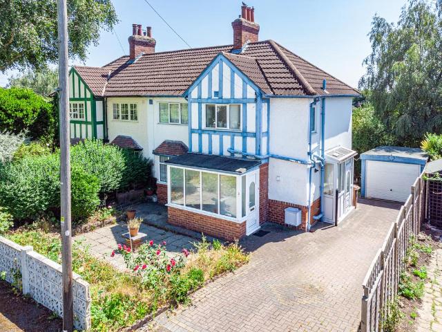 House for sale in Chapel Allerton, West Yorkshire