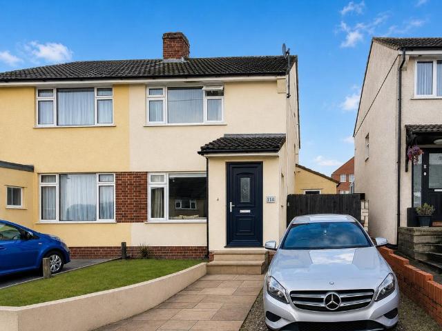 House for sale in Kingswood