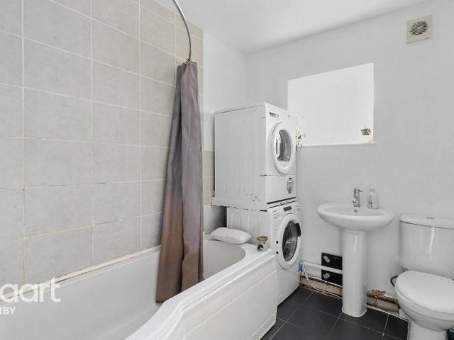 House for sale in Crewton, East Midlands