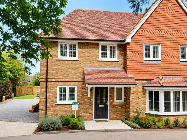 House for sale in Pachesham Park, Surrey