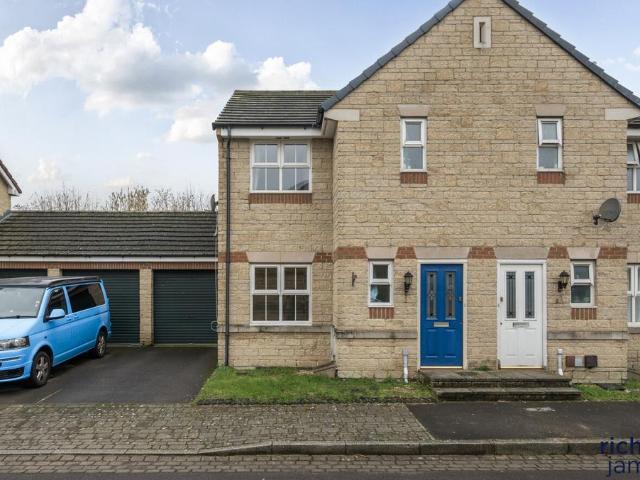 House for sale in Churchward, Rodbourne