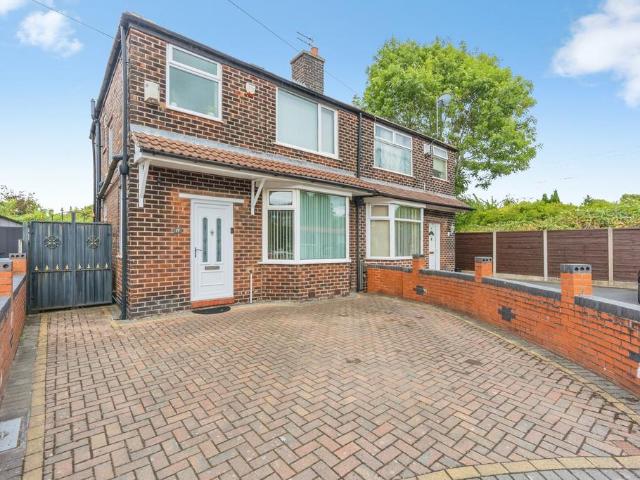 House for sale in Gorse Hill, Trafford Park