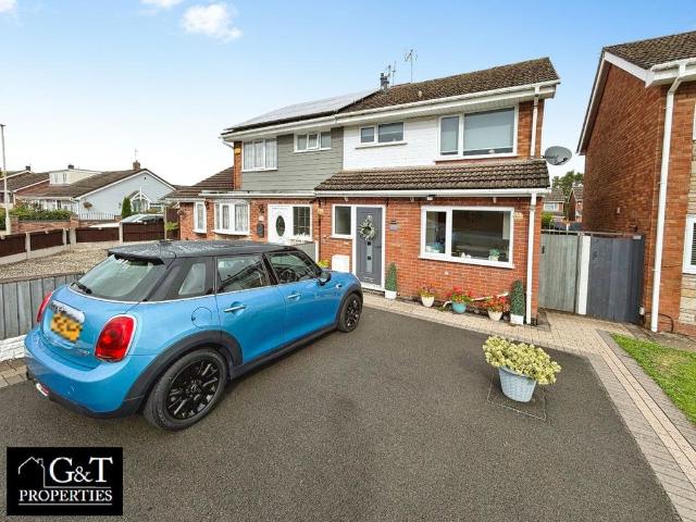 House for sale in Kingswinford, West Midlands