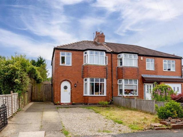 House for sale in High Field, York