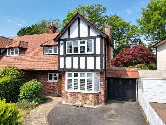 House for sale in Lower Green Esher, Blackhills