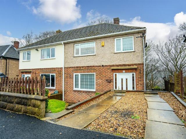 House for sale in Lascelles Hall, Fenay Bridge