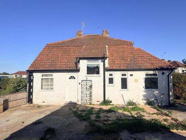 House for sale in South Stanmore, Greater London