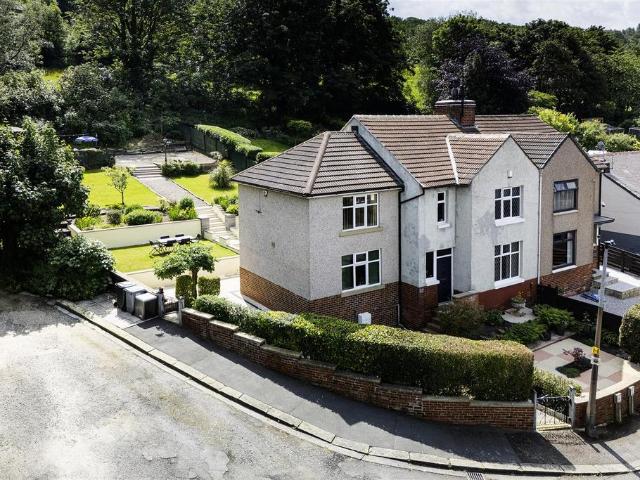 House for sale in Milnsbridge, West Yorkshire