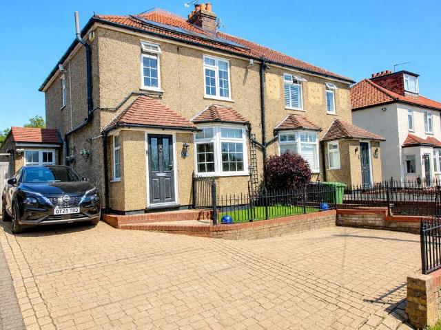 House for sale in Goffs Oak, Broxbourne