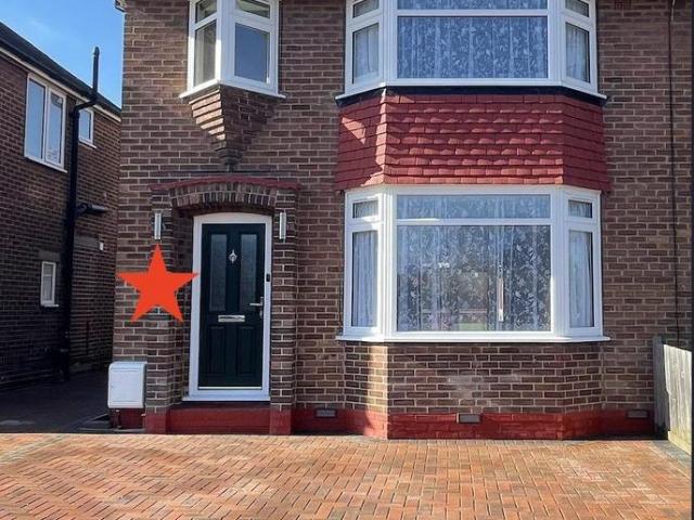 House for sale in Hook, Greater London