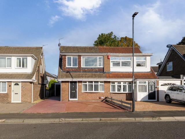 House for sale in Killingworth Village, North Tyneside