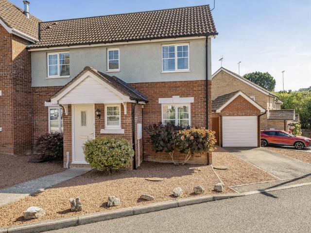 House for sale in Chipping Hill, Essex