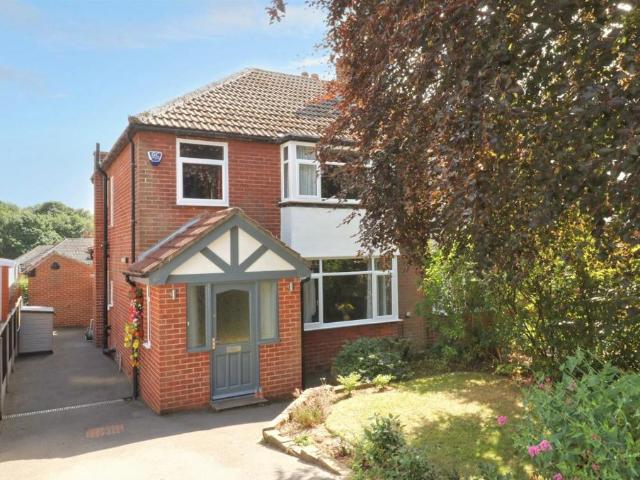House for sale in Cookridge, West Yorkshire