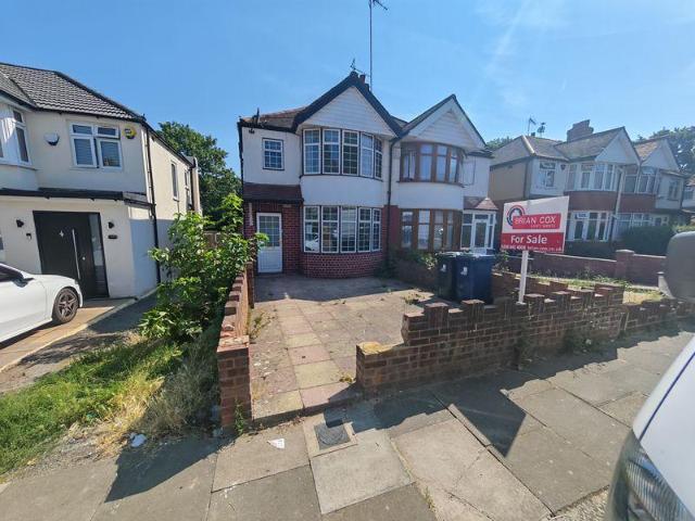 House for sale in London Borough of Ealing, Park Royal