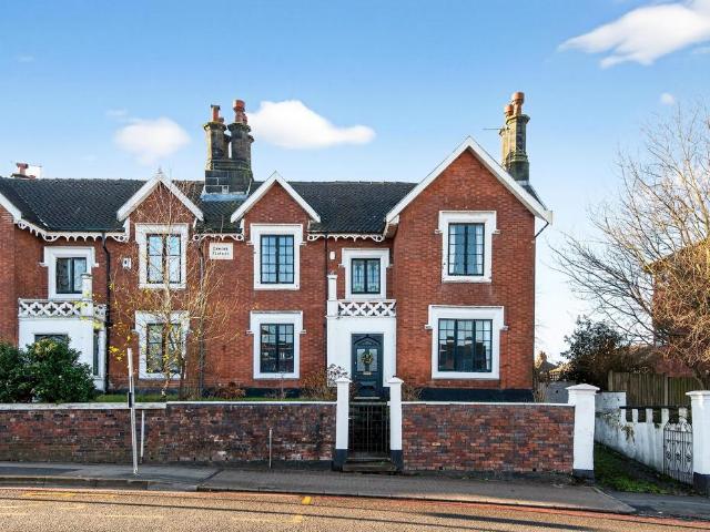 House for sale in Burslem, Stoke-on-Trent