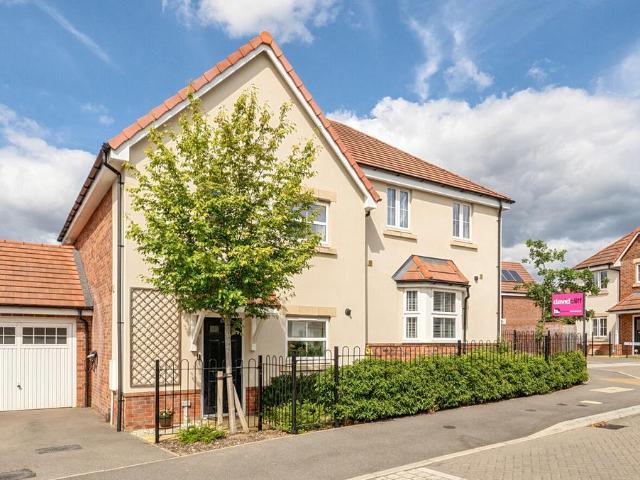 House for sale in Binfield