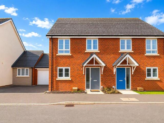 House for sale in Leighton-Linslade, Leighton Buzzard