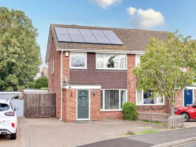 House for sale in Eaton Ford, Huntingdonshire