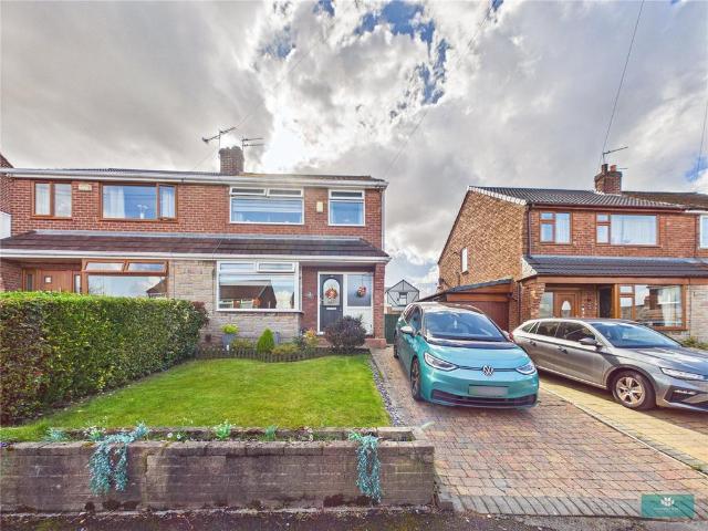 House for sale in Cowlishaw, Oldham