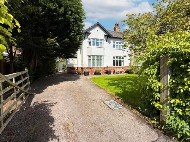 House for sale in High Harrogate, Harrogate