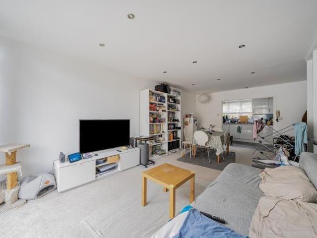 House for sale in Earl's Court, Greater London