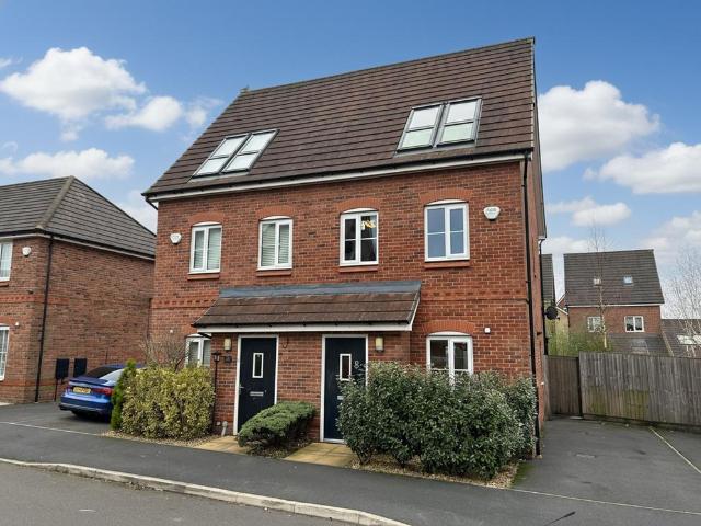 House for sale in Linnyshaw, Salford