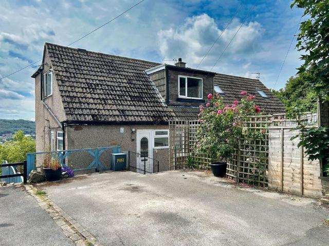 House for sale in Riddlesden, West Yorkshire