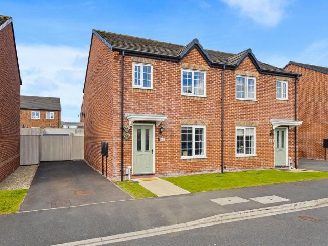 House for sale in Normanton and Altofts, West Yorkshire