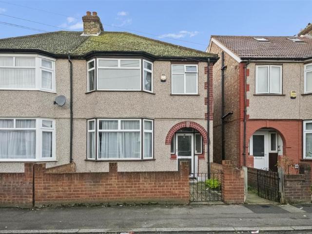 House for sale in Gould's Green, Greater London