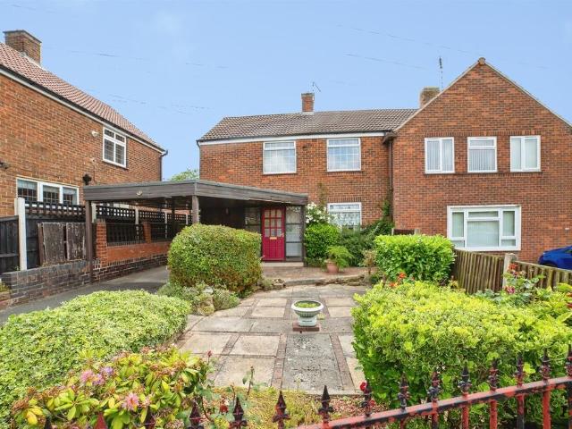 House for sale in Stanley, Caldermill