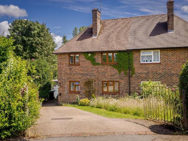 House for sale in Hillview, Surrey