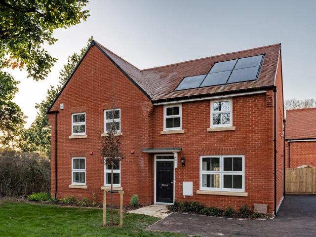 House for sale in Littlecote, West Sussex