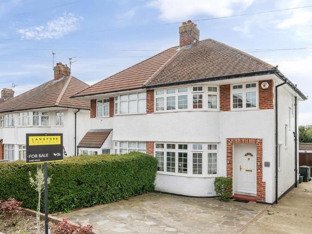 House for sale in Green Street Green, Greater London