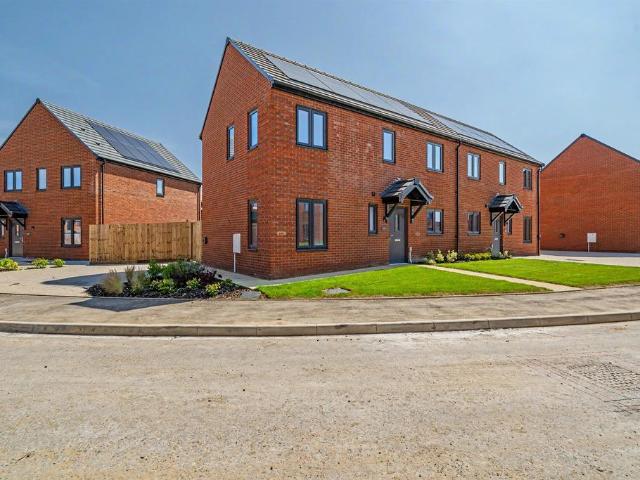 House for sale in Bradwell, Great Yarmouth