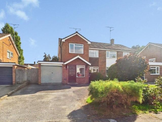 House for sale in Wickhurst Green, Horsham